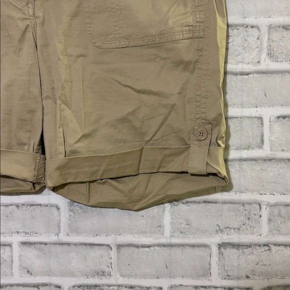 Denver Hayes women’s Vintage Beige rolled up Shorts, 10 x 10 - Picture 5 of 6